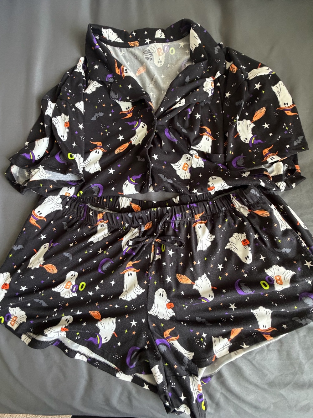 Women’s Black Ghost Print Short Pajama Set - Cute Seasonal Sleepwear
